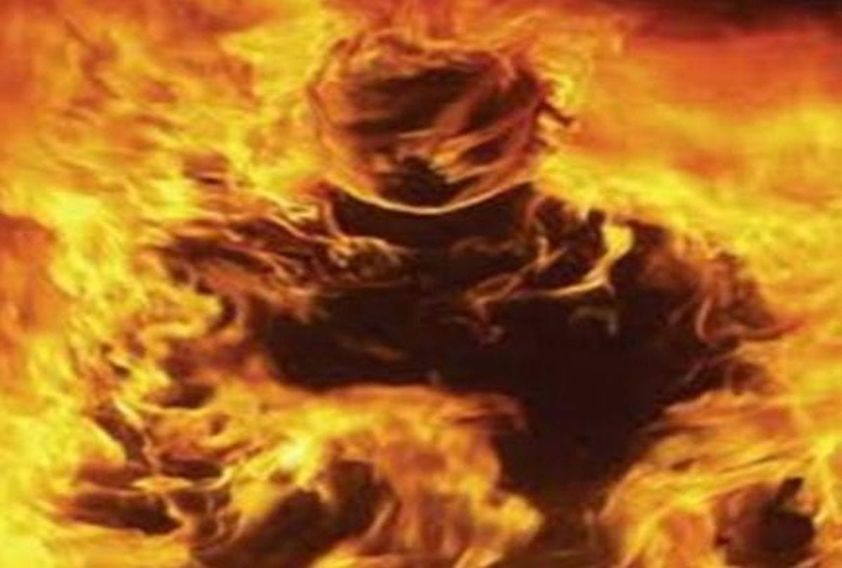 young man burnt alive by girl family in etah