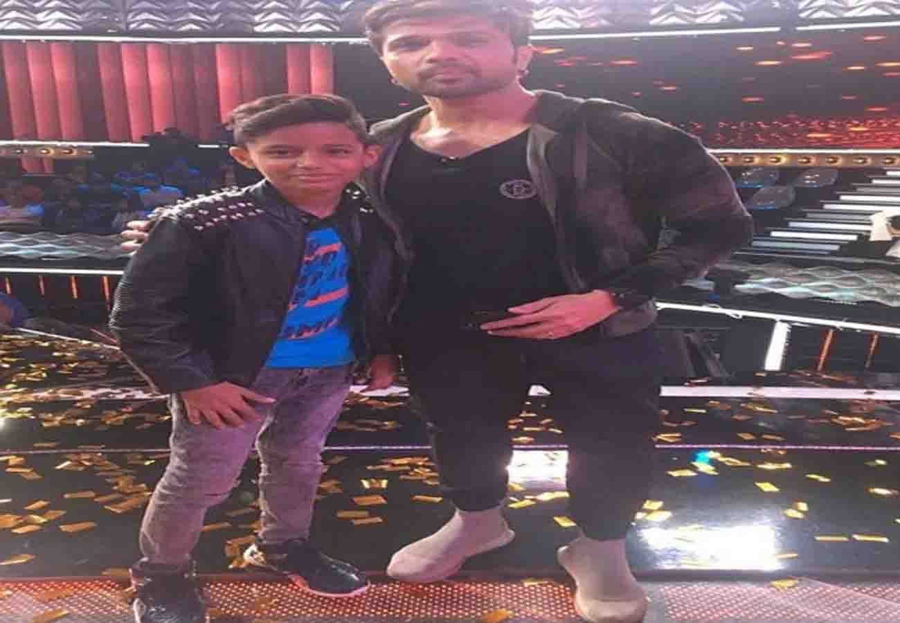 Anurag verma from Kanpur becomes the first finalist of Live Singing reality show Love Me India