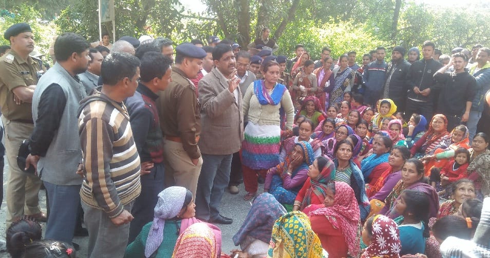 Teenager's death furious anger, villagers put on the NH
