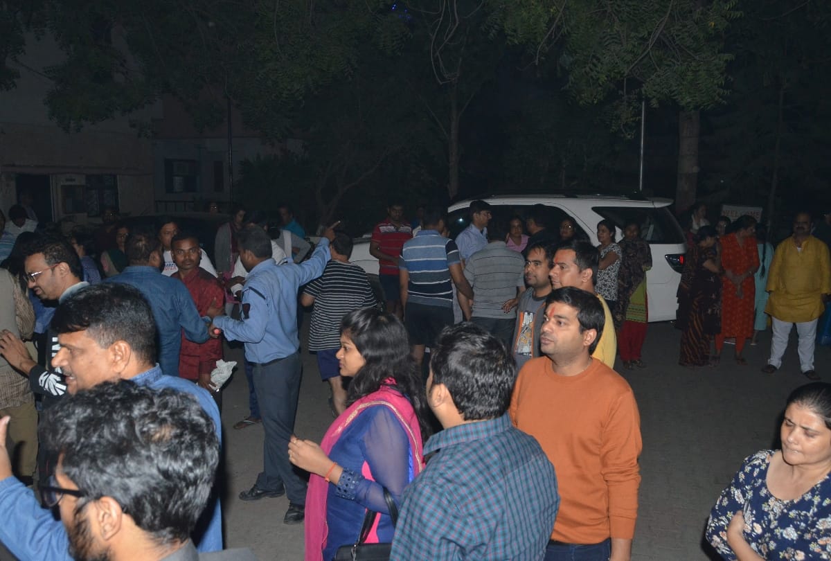 fire in rohtas apartment of lucknow