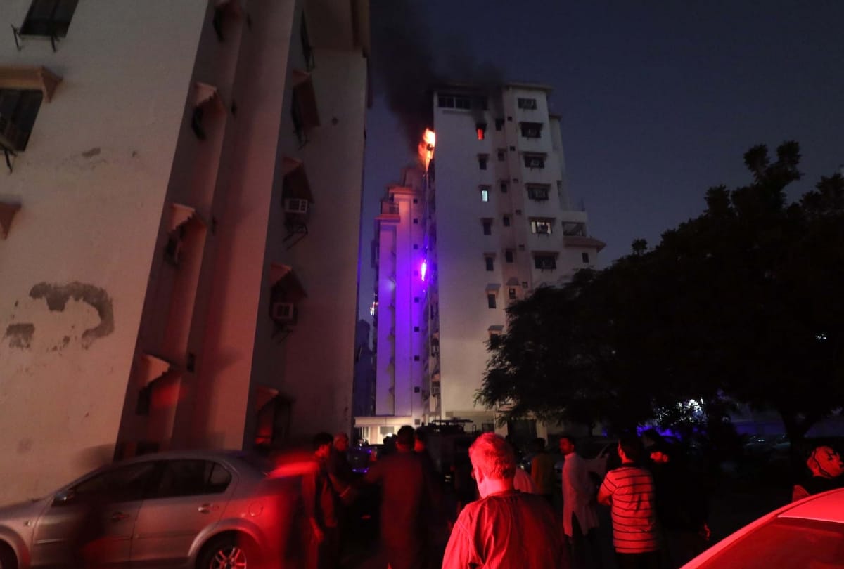 fire in rohtas apartment of lucknow