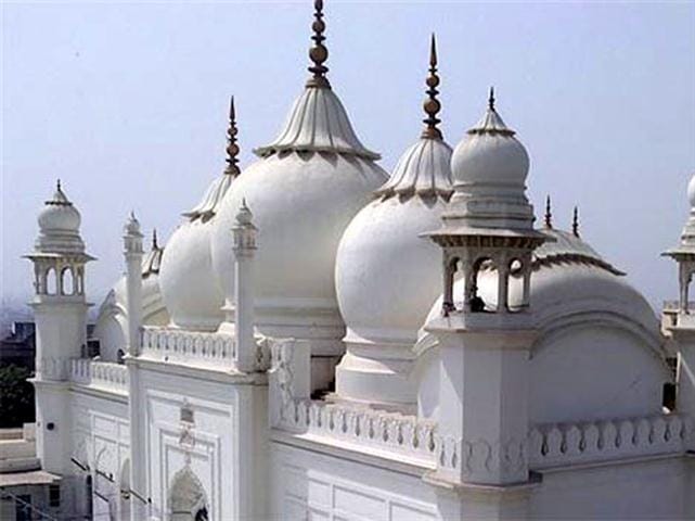 A crack in the wall of the historic Jama Masjid of Aligarh