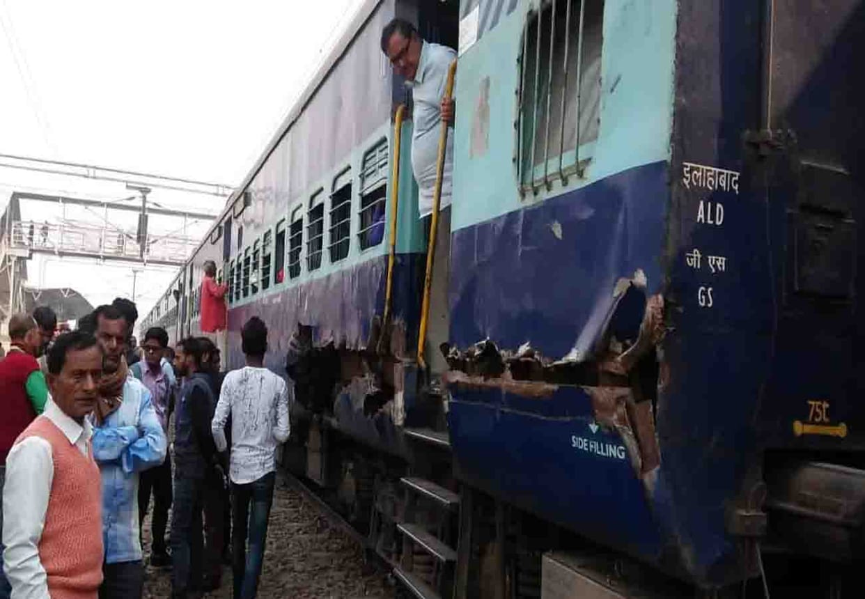 unnao passenger train hits tractor trolley, three people injured