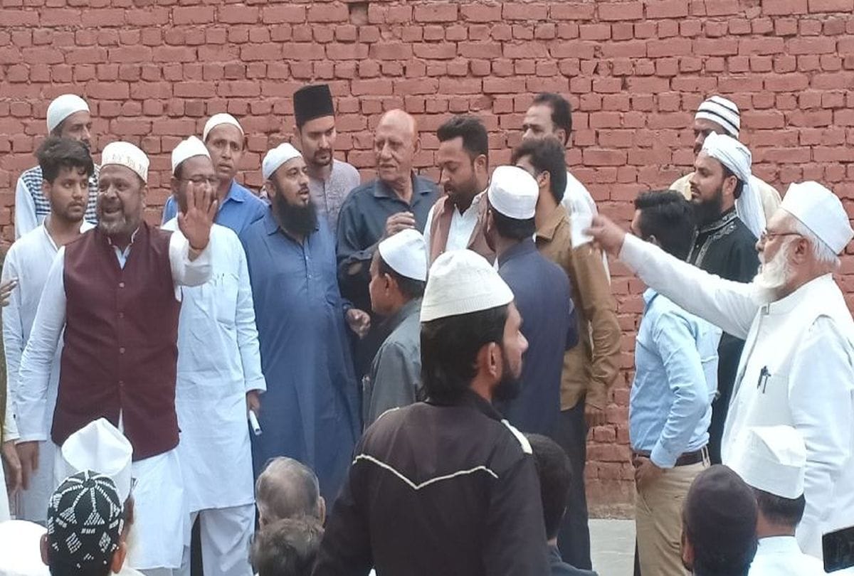 Muslim leaders meeting over Namaz issue in Taj Mahal