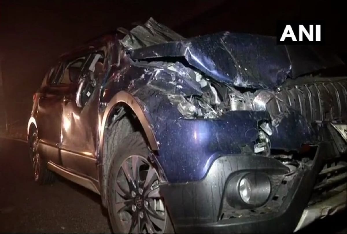 Woman dead man and child critically injured in road accident in delhi
