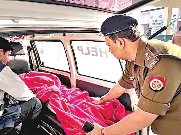 to reach hospital, brother and sister died.