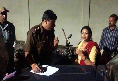loot from SP MLA's sister in hardoi