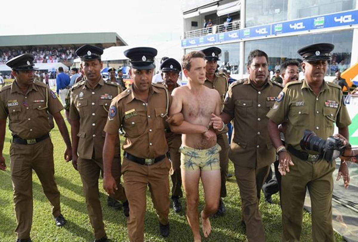VIDEO: Ground Security Hunts Down Streaker In A Funny Chase between Sri Lanka vs England test