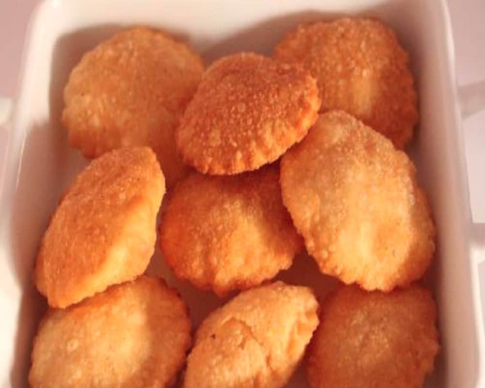 Chhath Puja 2018: With these easy recipe you can make crispy thekua at home