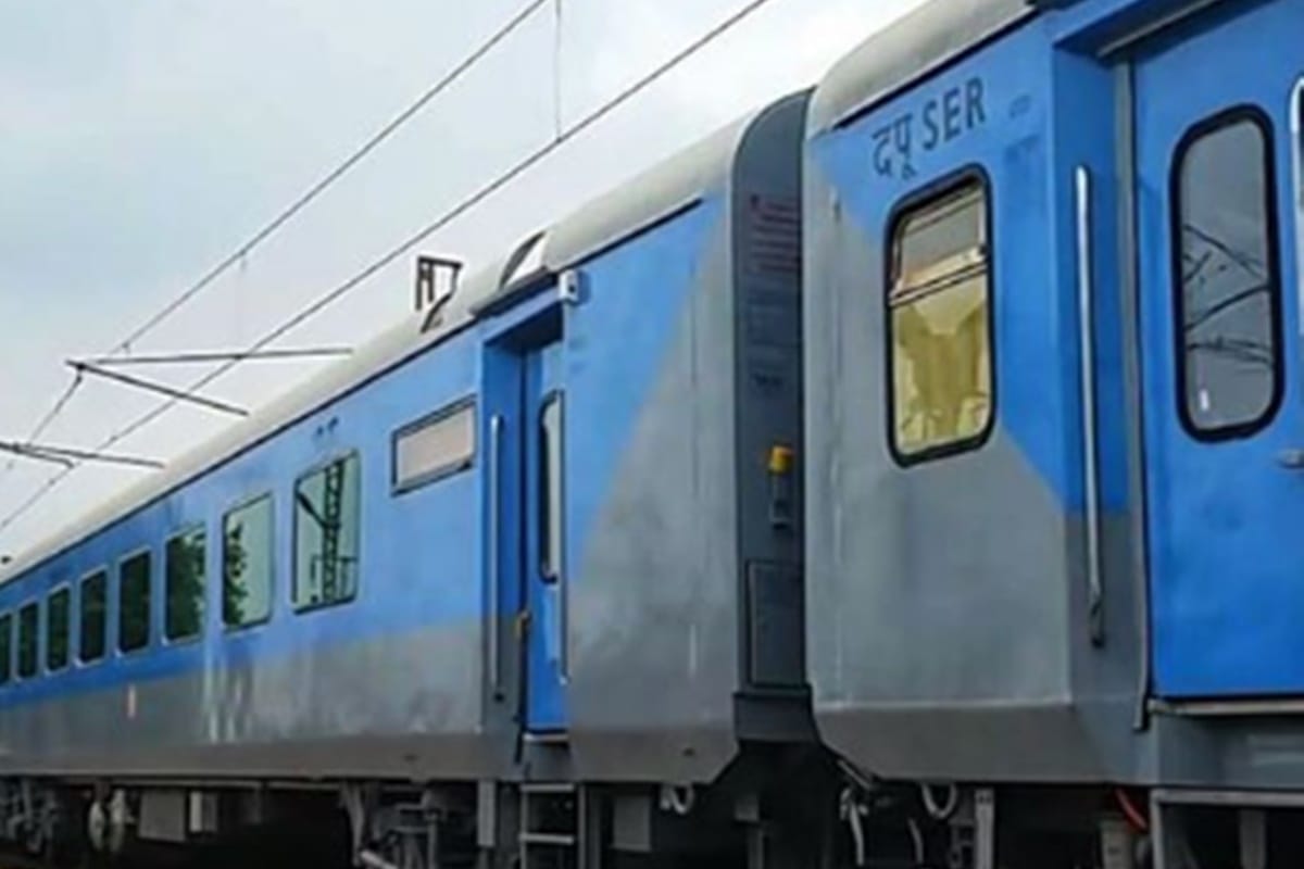 Guard was attending to a glitch in the air pipe when the train start moving and he escaped safely