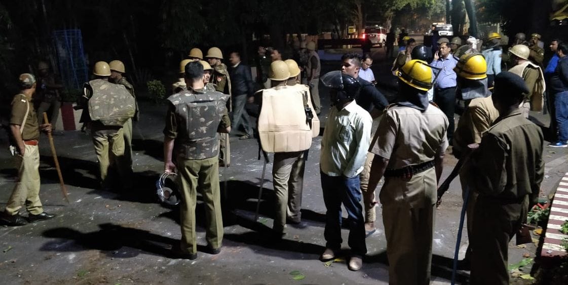 case registered against 153 unknown person for sonbhadra labour ourage