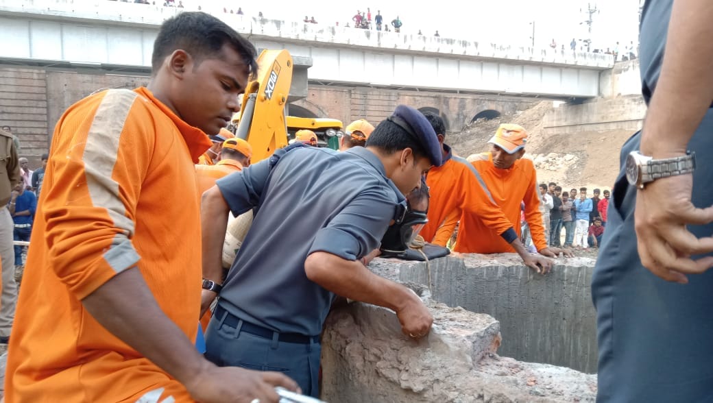 two labour killed during sewer line work at varanasi