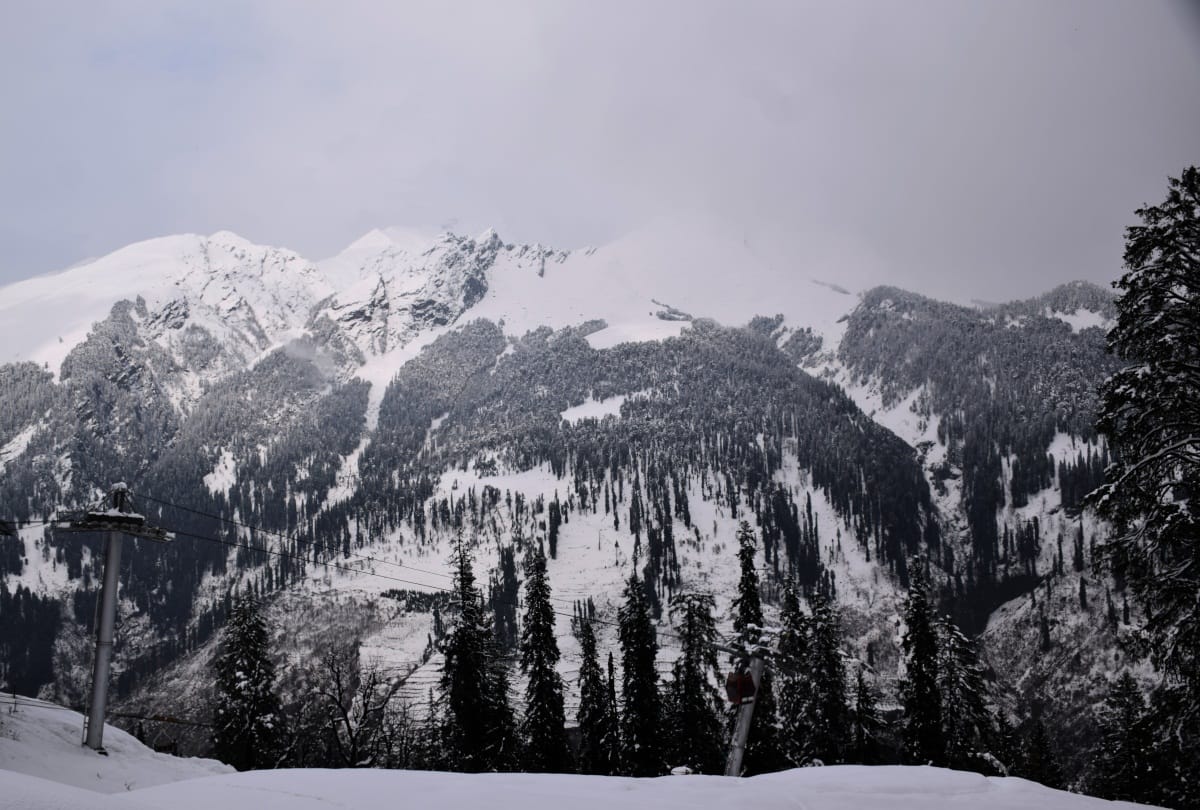 fresh snowfall recorded in Mountainous regions of himachal