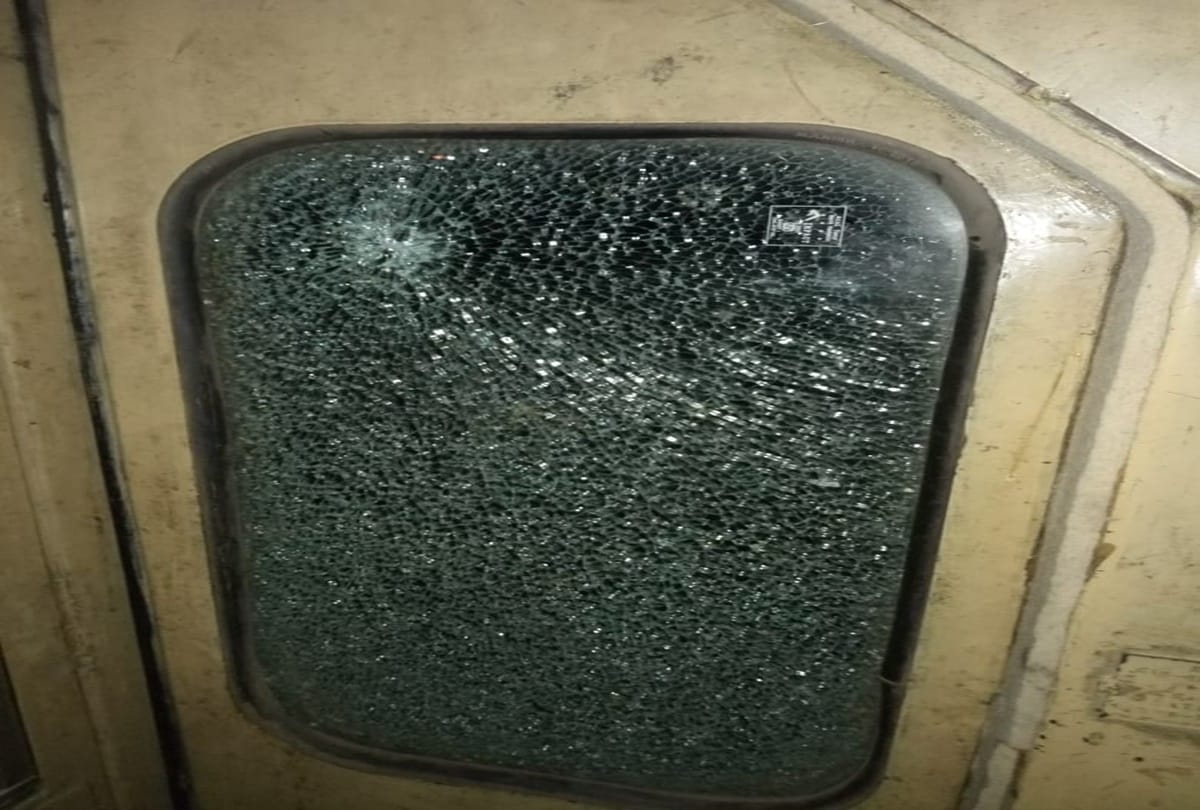 chaotic elements pelted stones on gatimaan express window glass broken in jhansi