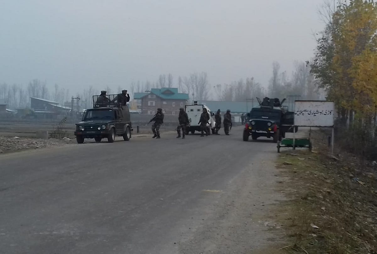 Militants attacked naka party at bypass handwara