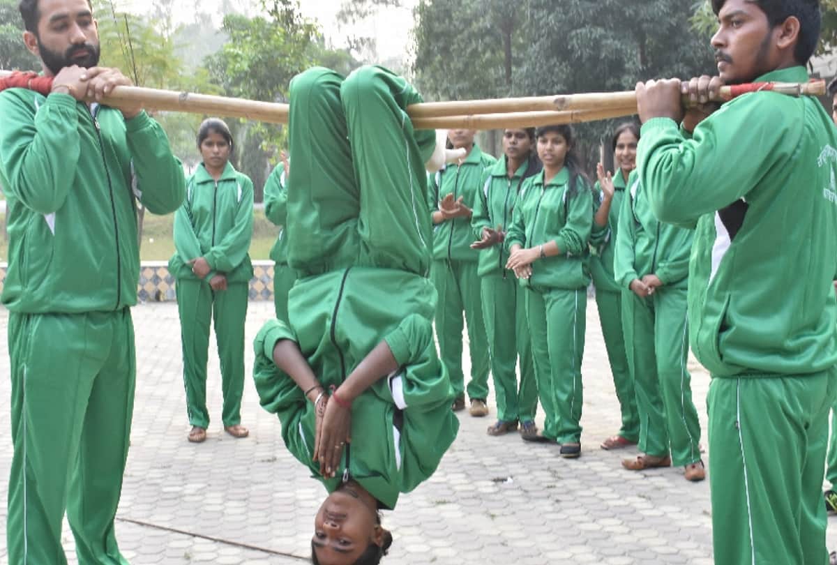 Surprise activities of Students at Chaudhary Charan Singh University