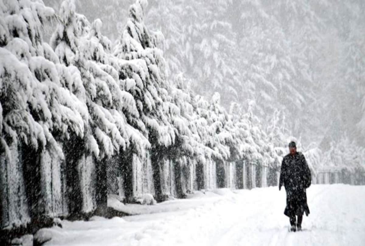 Heavy snowfall again in jammu kashmir mountains hundreds of roads closed