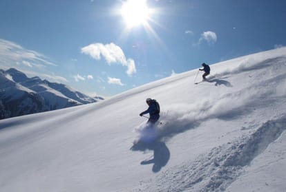 if you want to enjoy snowfall this is the best time to visit Kashmir