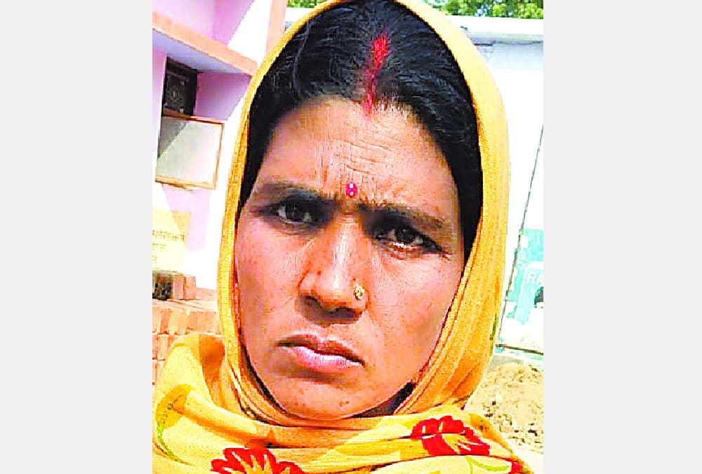 woman fight with a leopard in bahraich.