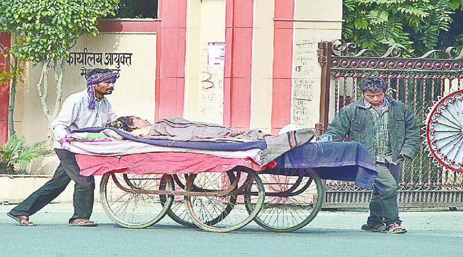 UP NEWS poor are not getting government facilities in Meerut district hospital
