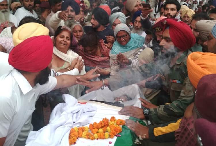 Indian Army Paratrooper Hardeep Singh Funeral in Paternal Village
