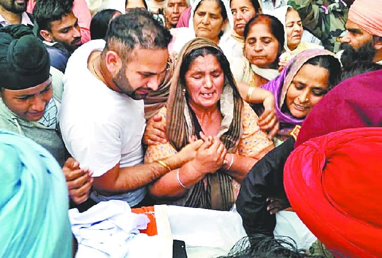 Indian Army Paratrooper Hardeep Singh Funeral in Paternal Village