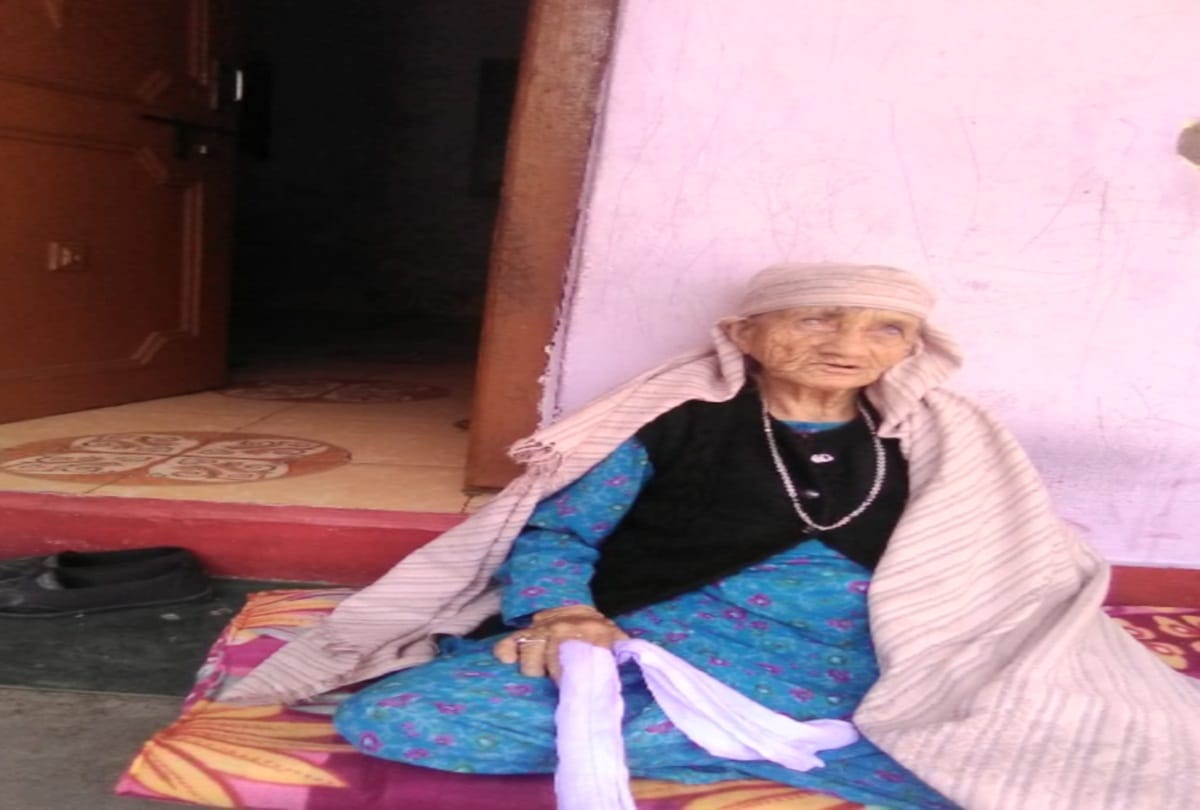 Widow of freedom fighter wandering for pension for 38 months