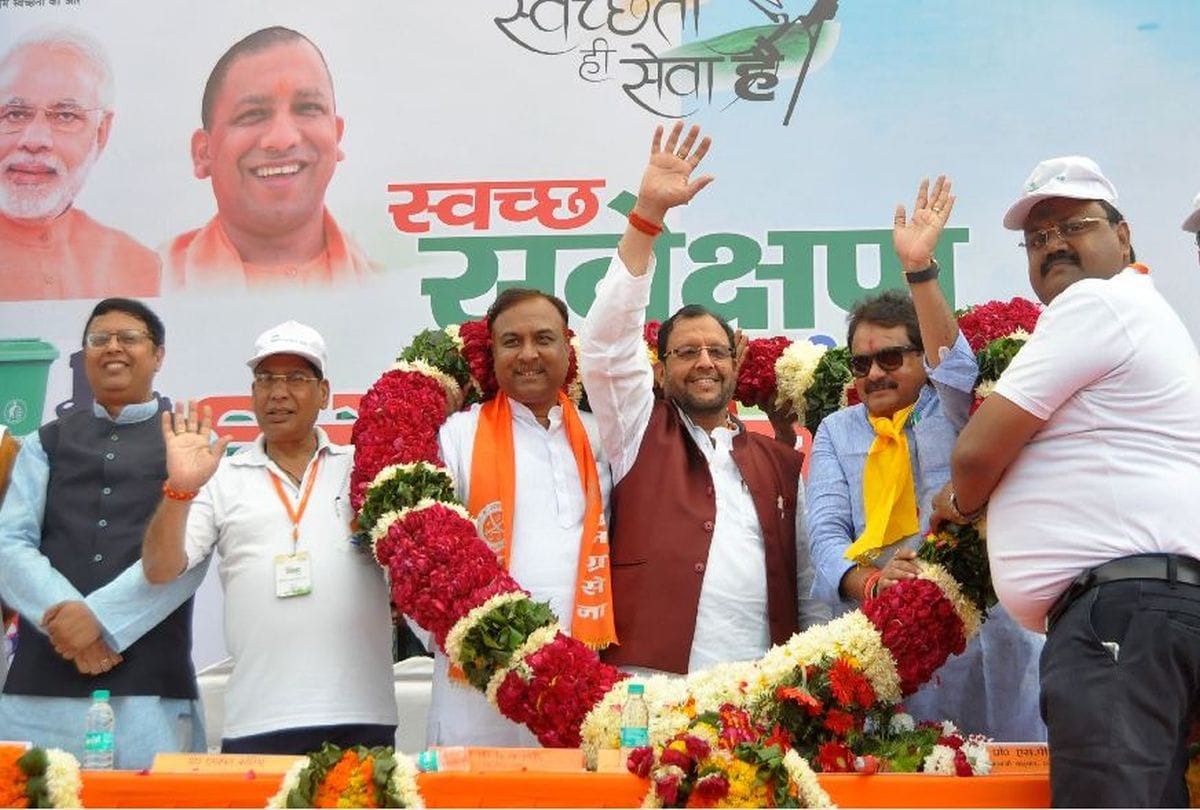 nagar nigam held swachhta rally for swachh survekshan 2019 in agra