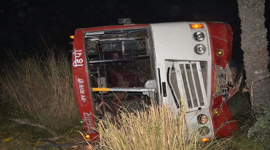 Bijnor, three killed in bus accident in uttar pradesh