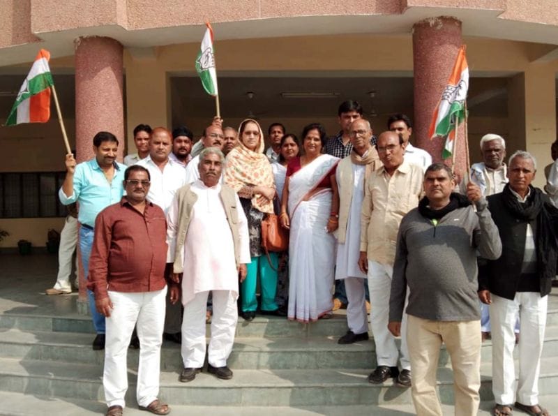 नोटबंदी की विफलता की कांग्रेसियों ने किया आंदोलन