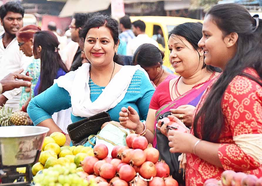 घाटों की सफाई में लगाए गए आठ सौ कर्मचारी