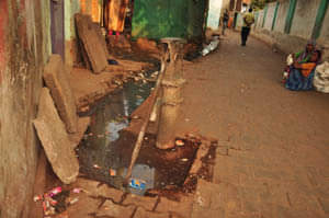 gandgi bajbjati naliyo se fhil rhi bimariya