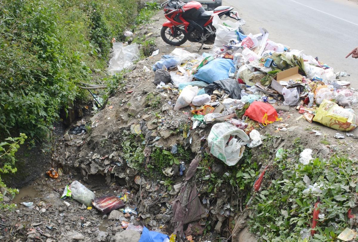 UP: penalty started in meerut city on throwing garbage on roads and drains