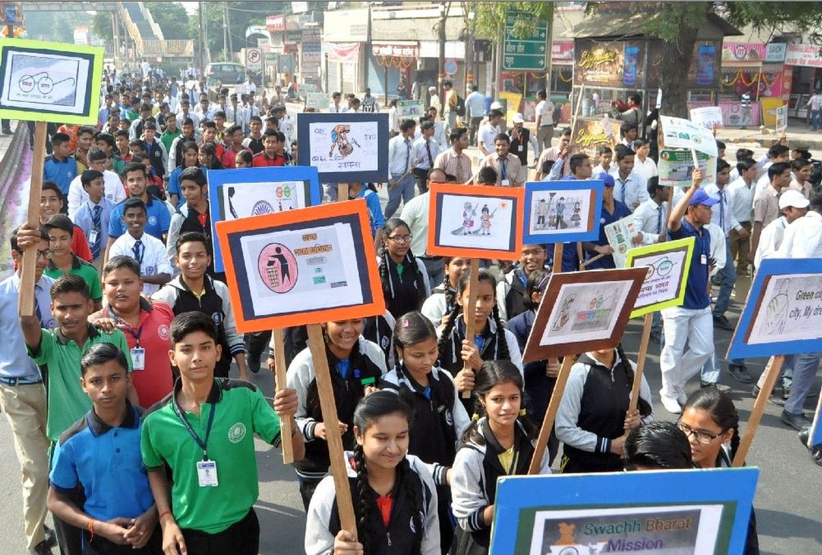 nagar nigam held swachhta rally for swachh survekshan 2019 in agra