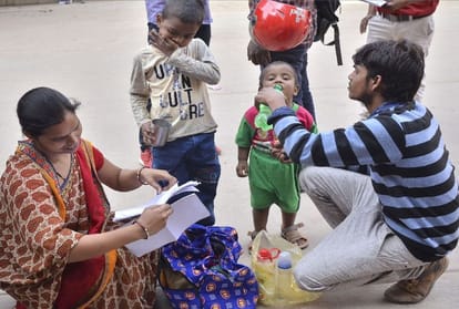 students create ruckus in campus after marksheet's photocopy is not certified by university
