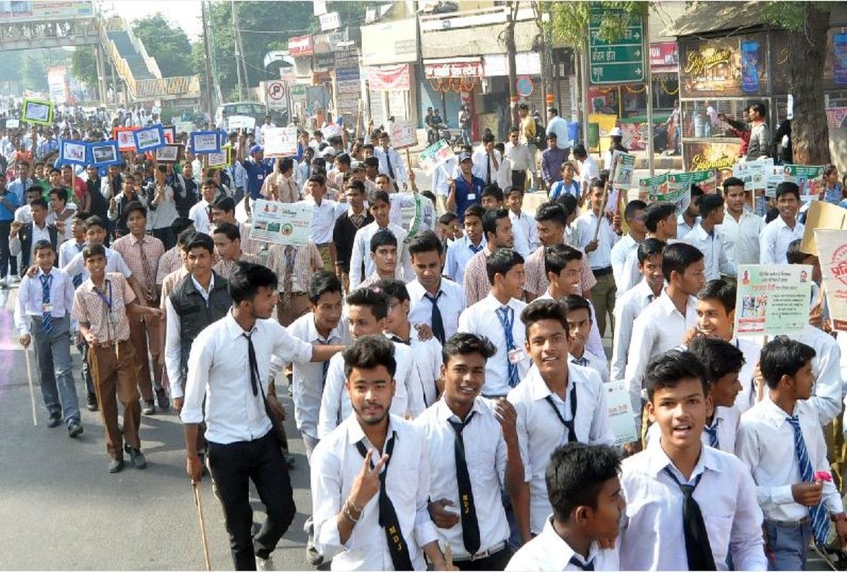 nagar nigam held swachhta rally for swachh survekshan 2019 in agra