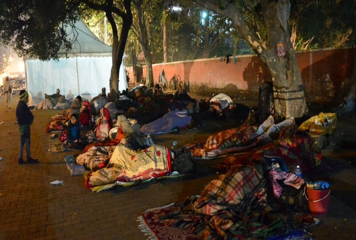 delhi government to make fire proof shelters for 16000 homeless in delhi