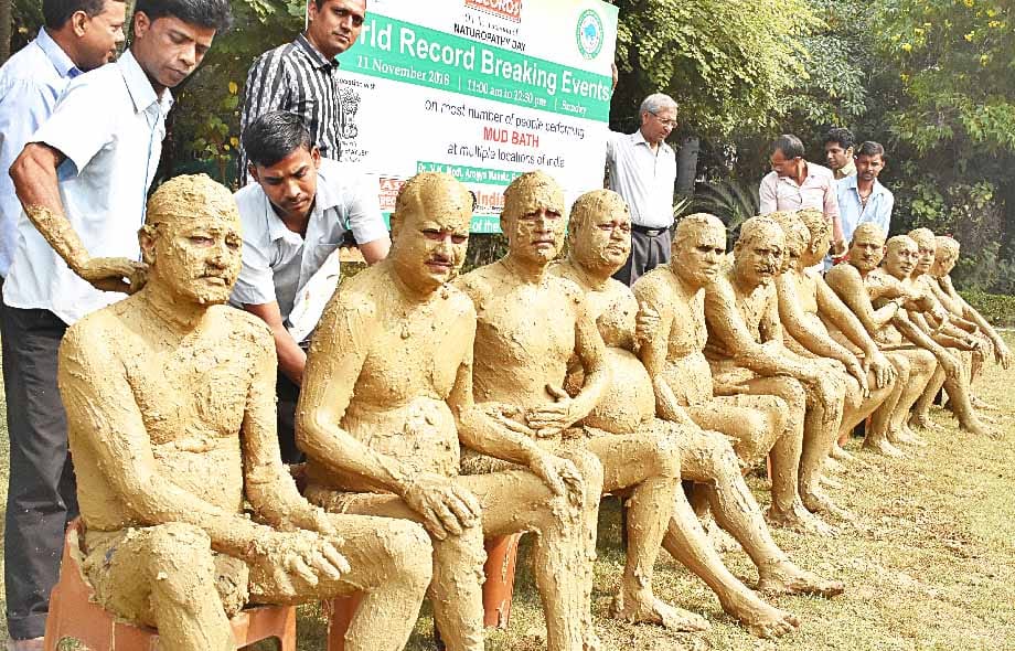 मिट्टी चिकित्सा से दूर होते हैं रोग