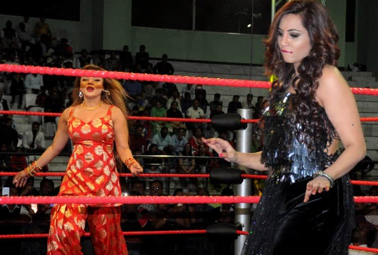 Chandigarh, Bollywood Actress Rakhi Sawant Injured due to Lady wrestler