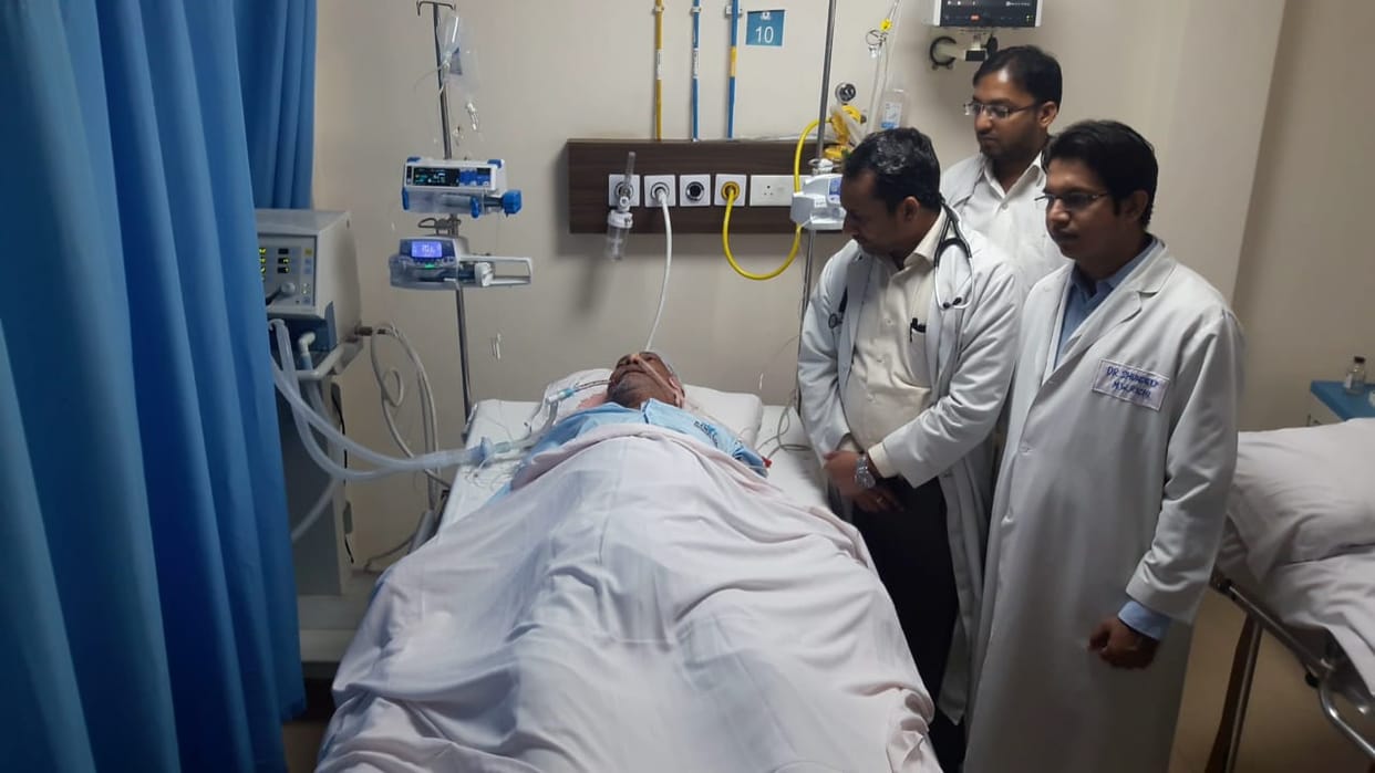 SP leader ram govind chaudhary admit in hospital prayers in ballia