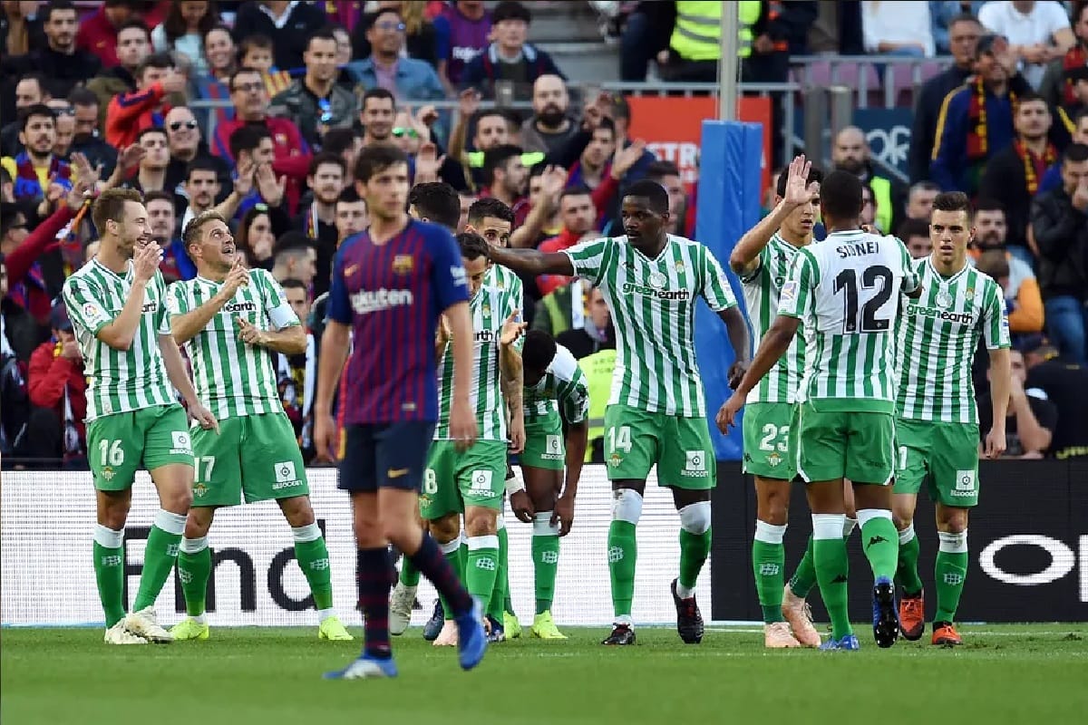 real betis beat barcelona by 4-3 in la liga tournament