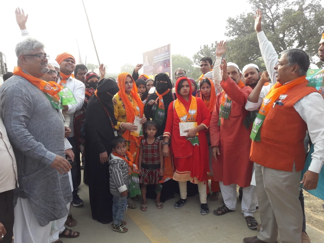 varanasi people show energy for PM modi muslim women says har har modi