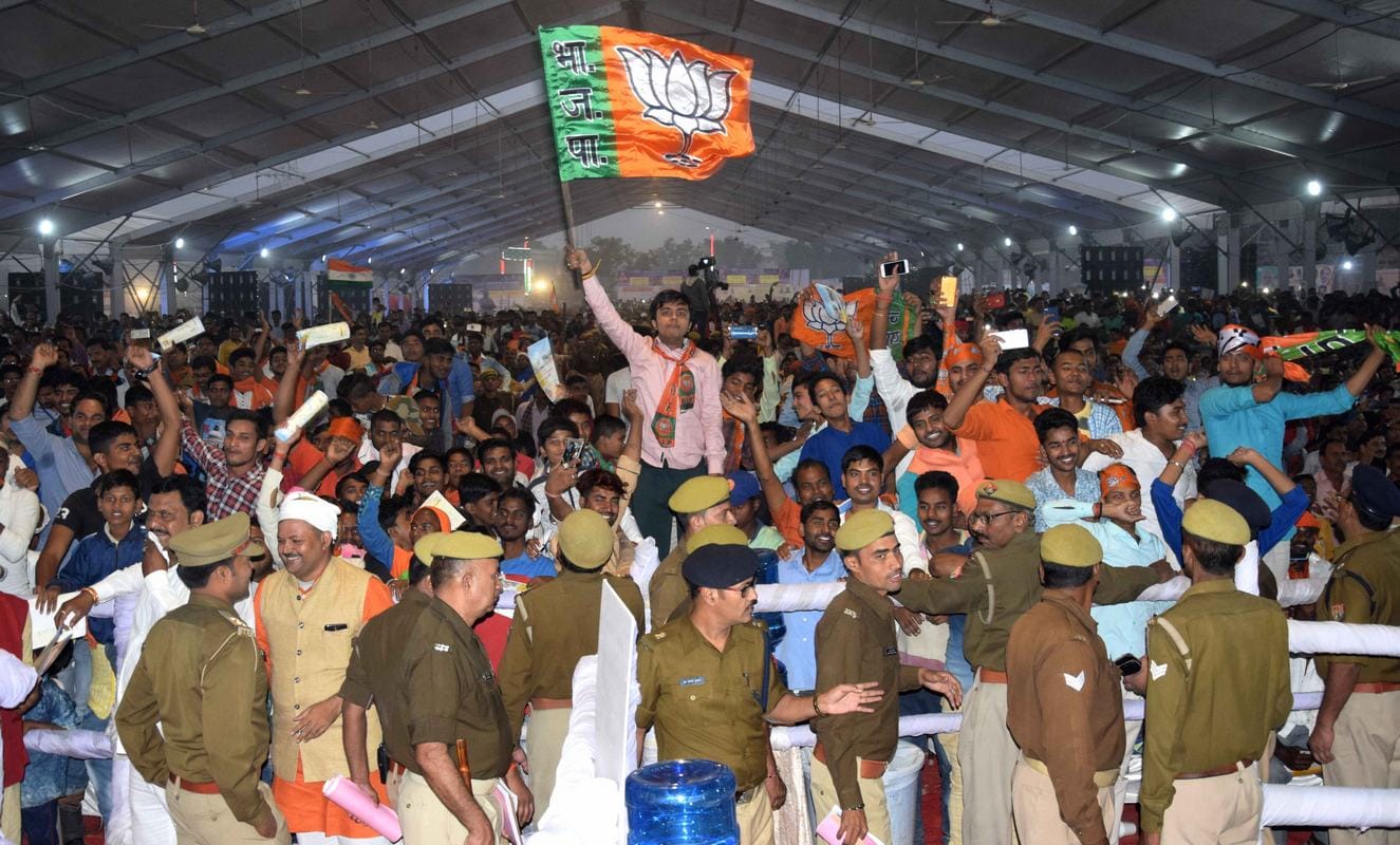 varanasi people show energy for PM modi muslim women says har har modi