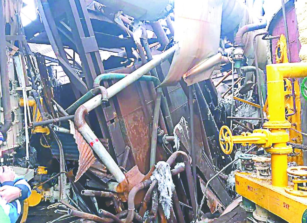 Mill of hot water tank dropped, worker dies