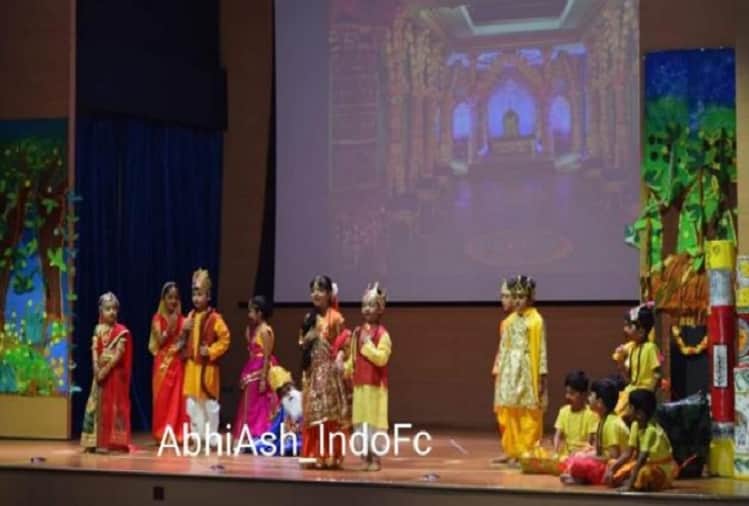 Aishwarya Rai Bachchan daughter Aaradhya and Aamir Khan son Azad become Sita Ram in Ambani school