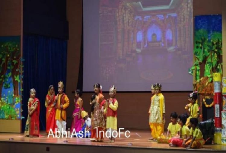 Aishwarya Rai Bachchan daughter Aaradhya and Aamir Khan son Azad become Sita Ram in Ambani school