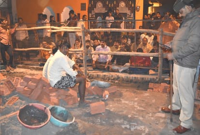 bjp mp bhola singh returns his security after dm colony wall contructed again in bulandshahr