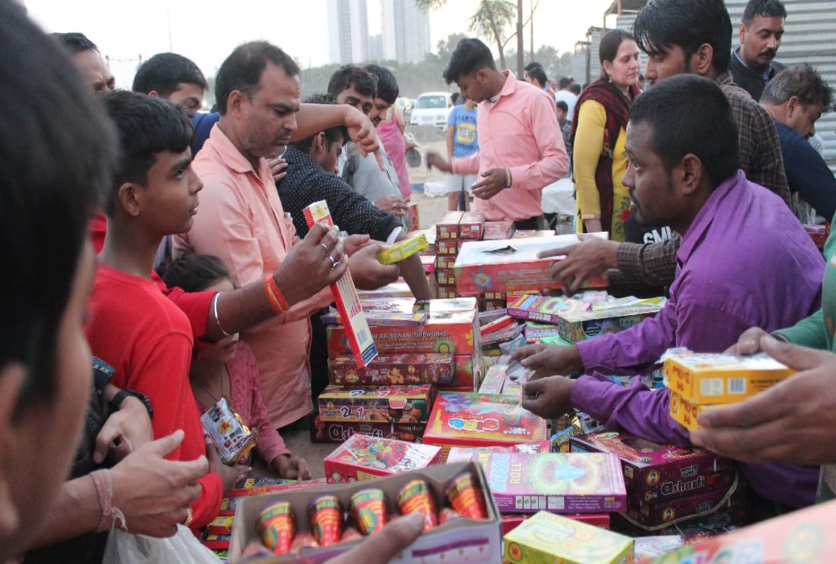 Diwali 2019 know about green crackers and this crackers curb pollution