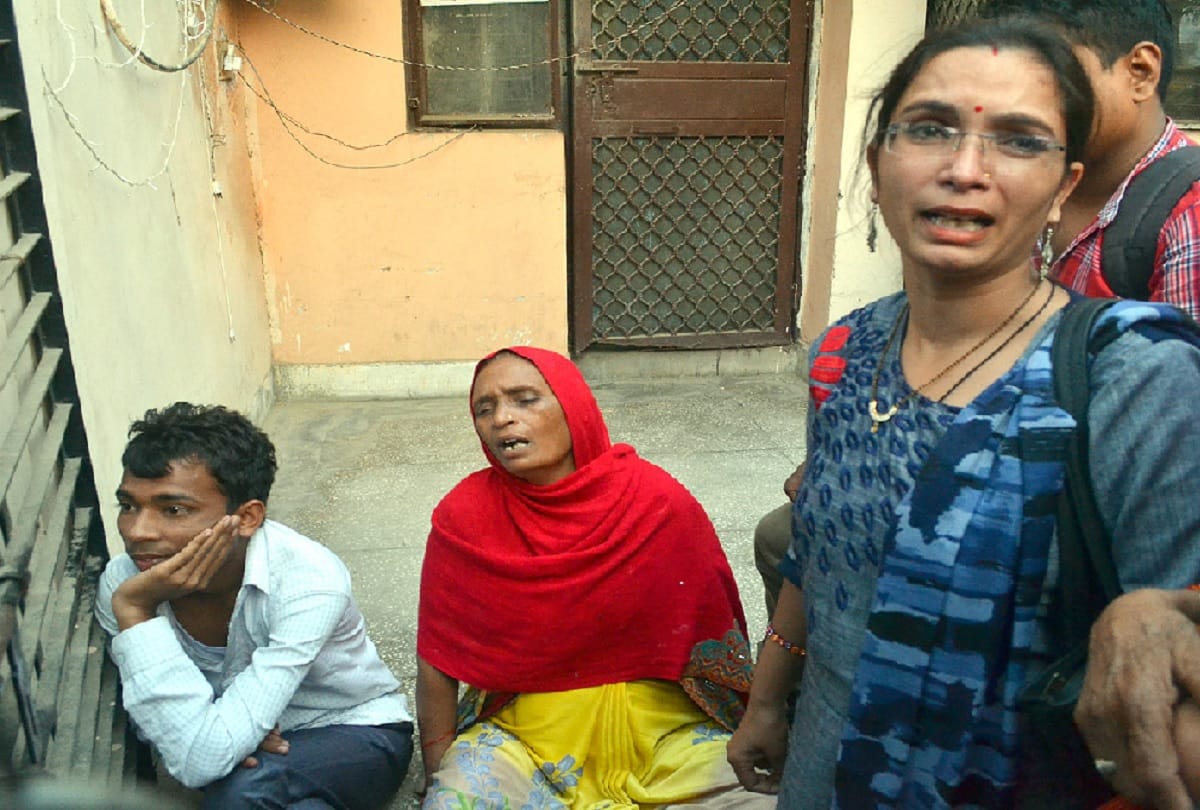 couple dead body found in Indirapuram of ghaziabad