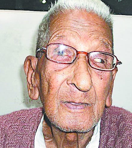 Famous freedom fighter Devendra Sonwal dies